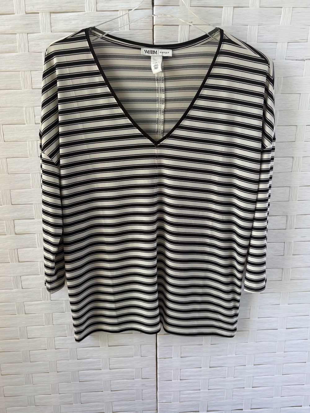 White House Black Market Large Black White V Neck 3/4 Sleeve Top Office  Travel‎